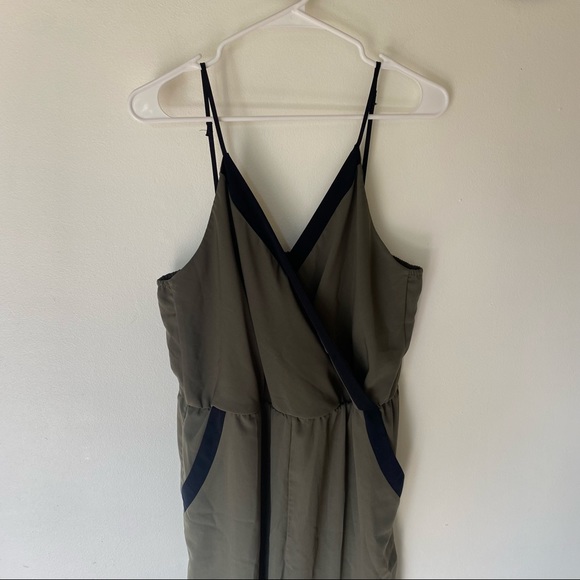 Bar III green sleeveless v-neck jumpsuit romper size XL - Picture 2 of 14